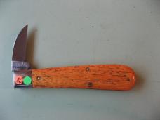 GREAT EASTERN 930126S CARVER JOHNNY ON THE SPOT CARVER OSAGE ORANGE WOOD   
