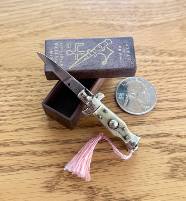 Miniature Switchblade Knife, Stag Scale, Original Box, Rare Italy Mark Miniature Switchblade Knife, Stag Scale, Original Box, Rare Italy Mark