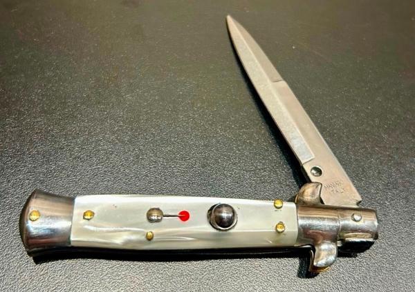 Dolphins 7" Picklock Stiletto, White Pearlex, Maniago Italy