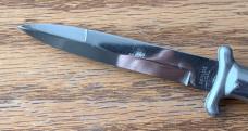 Rare Rizzuto Estileto Milano Finger Groove and Fixed Guard Switchblade Knife