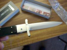 Hubertus The Guardian Knife Solingen, Germany Very Rare Green Bone Swing Guard UNUSED W/Box