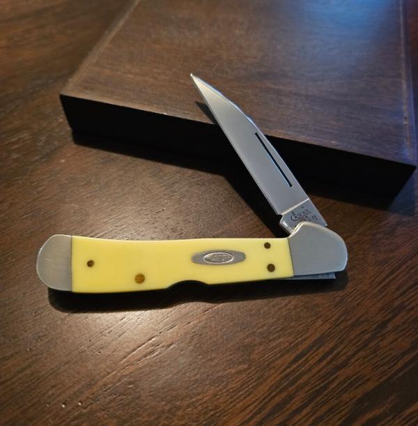 2005 Case XX Yellow Synthetic Copperlock- Wharncliffe CV 2005 Case XX Yellow Synthetic Copperlock- Wharncliffe CV