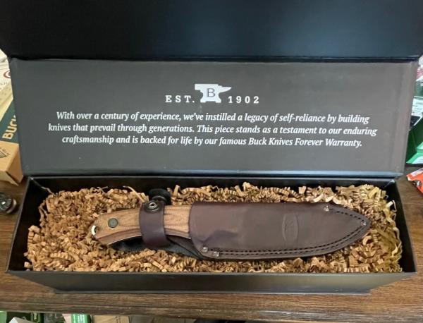Buck BU663WAS  Checkered Walnut Guide Pro Knife with Leather Sheath NEW in Box