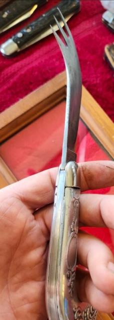 Press Button  Knife  Co.  One Arm Man Auto Knife 