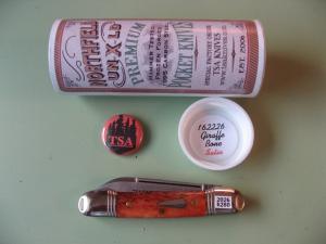 GEC  NORTHFIELD 162226 LITTLE INDIAN GIRL CANOE GIRAFFE BONE 2 