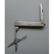 Meriden Knife Company In Excellent Condition With Stainless Steel Covers 2 5/8