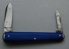 Meriden Knife Company In Very Good Condition With Blue Synthetic Covers 3 1/4