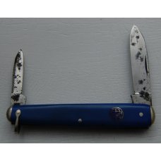 Meriden Knife Company In Good Condition With Blue Synthetic Covers 3 1/4