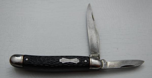 Ambassador In Very Good Condition With Black Synthetic Covers 3 3/8 Ambassador In Very Good Condition With Black Synthetic Covers 3 3/8