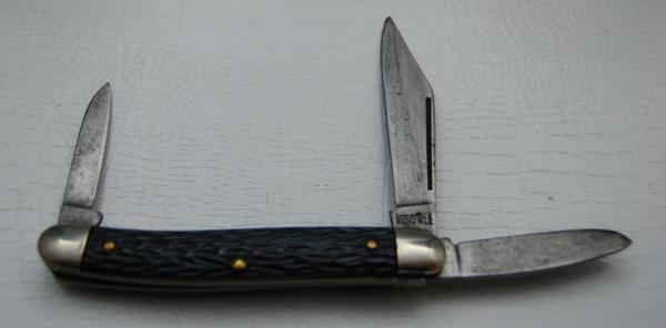 Imperial In Very Good Condition With Black Synthetic Covers 3 1/4