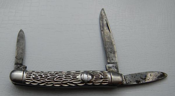 Imperial In Very Good Condition With Metal Jigged Covers 3 1/4