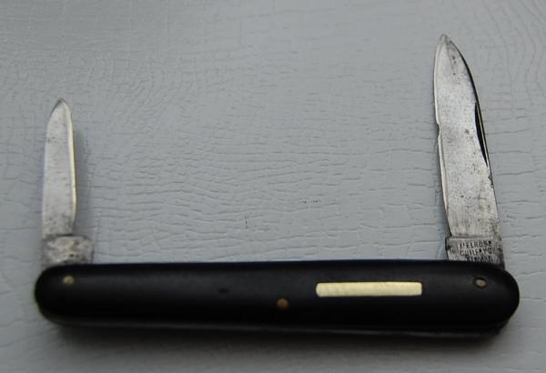 Melrose In Very Good Condition With Black Synthetic Covers 3 1/4