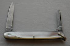 Landers, Frary and Clark In Excellent Condition With Mother of Pearl Covers 2 3/4