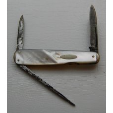 Landers, Frary and Clark In Very Good Condition With Mother of Pearl Covers 3