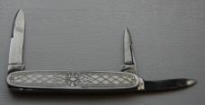 Landers, Frary and Clark In Excellent Condition With Metal Covers 3