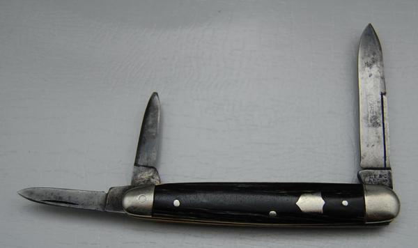 Landers, Frary and Clark In Very Good Condition With Celluloid Covers 3 3/8 Landers, Frary and Clark In Very Good Condition With Celluloid Covers 3 3/8