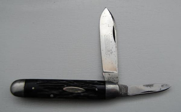 Landers, Frary and Clark In Excellent Condition With Perfected Stag Covers 3 3/8