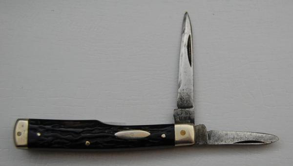 Landers, Frary and Clark In Good Condition With Perfected Stag Covers 3