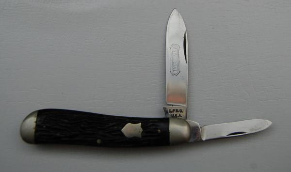 Landers, Frary and Clark In Excellent Condition With Perfected Stag Covers 3 1/2