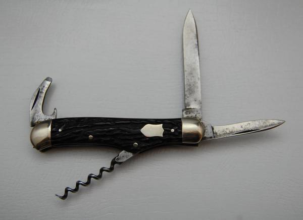Landers, Frary and Clark In Very Good Condition With Perfected Stag Covers 3 1/2