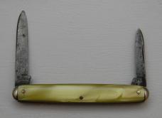 Landers, Frary and Clark In Good Condition With Celluloid Covers 3