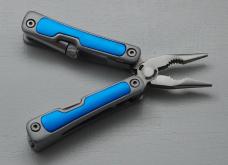 Chinese Made Pocket Knife In Very Good Condition With Metal Covers 3 5/8