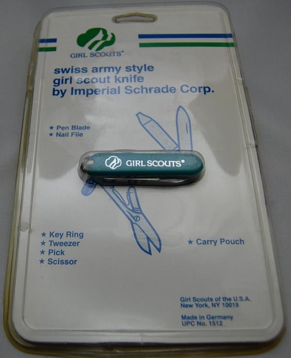 Rare Official Girl Scout Knife by Schrade In Mint Condition With Green Plastic Covers 2 3/8 (582)