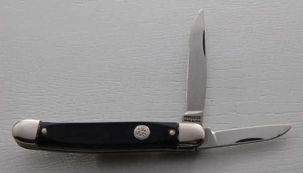 Providence Cutlery Company In Excellent Condition With Black Celluloid Covers 3 3/8