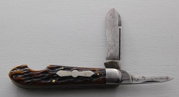 Van Camp Hardware and Iron Company In Good Condition With Dark Brown Bone Covers 3 5/8" Long (620)