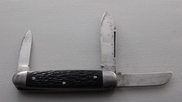 Imperial In Very Good Condition With Black Jigged Synthetic Covers 3 3/4