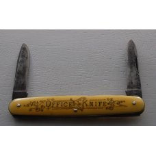 Walden Knife Company In Very Good Condition With Yellow Celluloid Covers 3 3/4