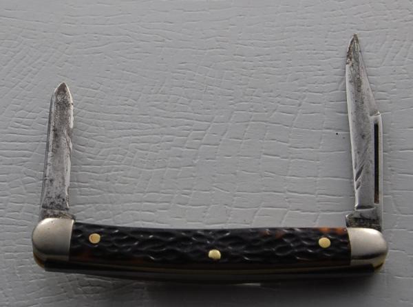 Western In Very Good Condition With Brown Jigged Bone Covers 2 5/8" (657)