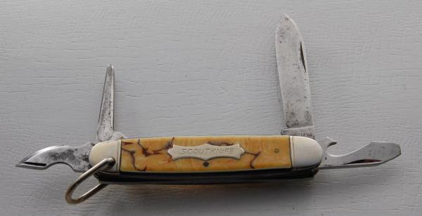 Dictator Unofficial Scout Knife In Excellent Condition W/Light Brown Mottled Synthetic Covers (707)