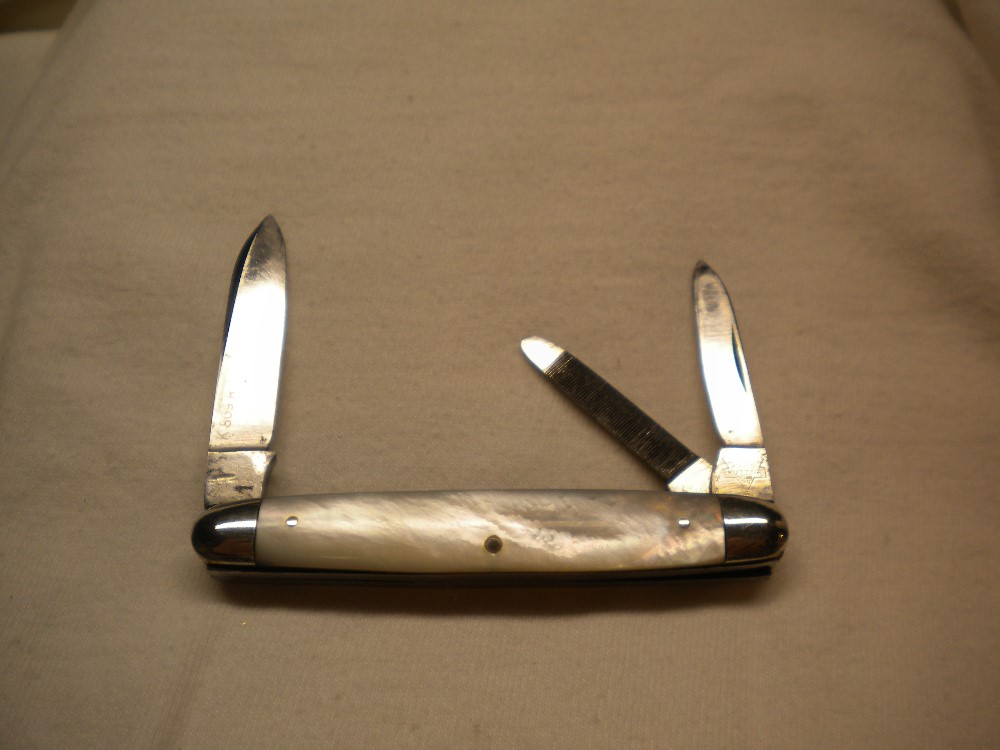 E C Simmons Keen Kutter St Louis Pearl Handled Whittler Pattern K309r Circa 1868 1940