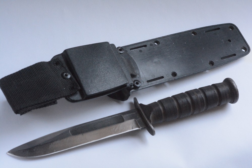 VINTAGE U.S.A. CAMILLUS NY USMC COMBAT FIXED BLADE KNIFE WITH SHEATH