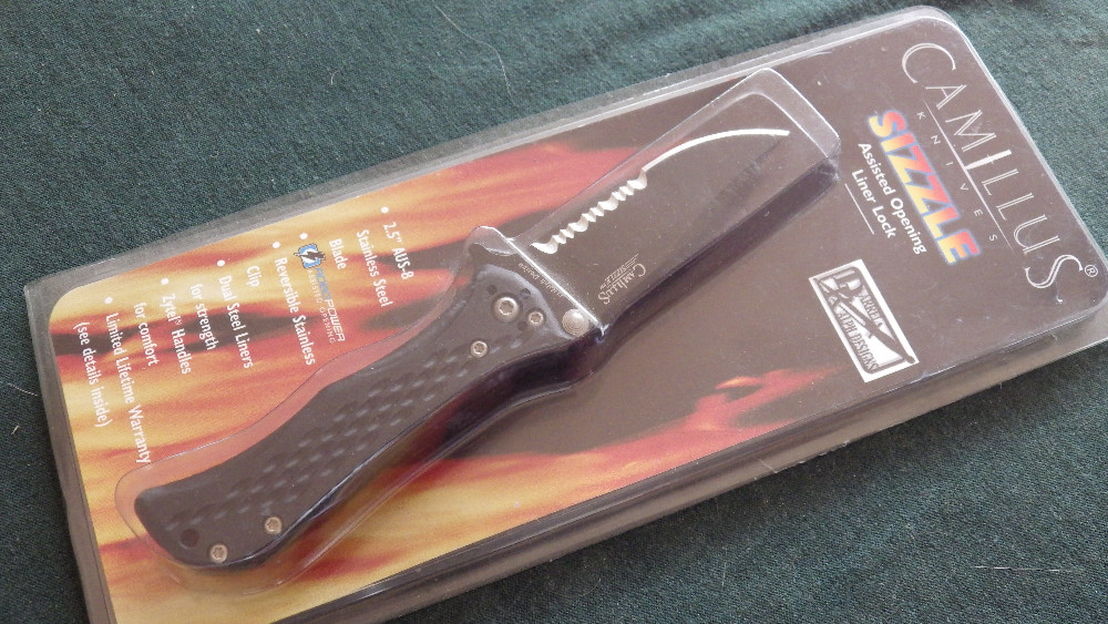 Camillus Sizzle Robo Power In Blister Pack D Ralph Design Partially Serrated Blade