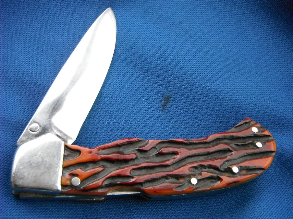 Custom hand made Lockback folding Knife, jigged bone scales, by Robert