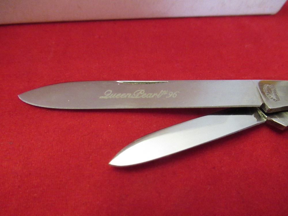 Queen Cut Co Checkered Pearl Doctors Knives Pattern 96