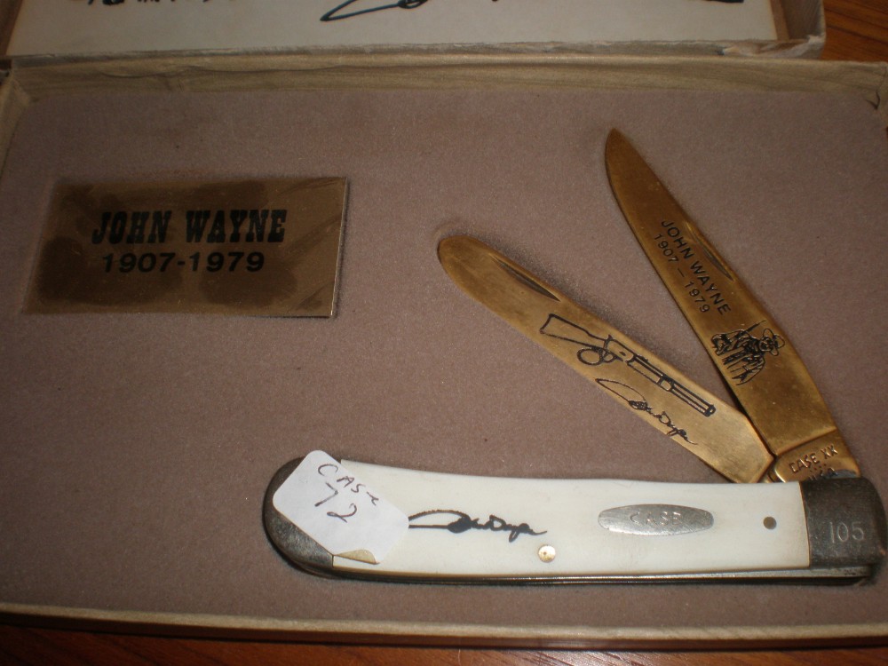 CASE collector knife John Wayne with presentation case and gold blades