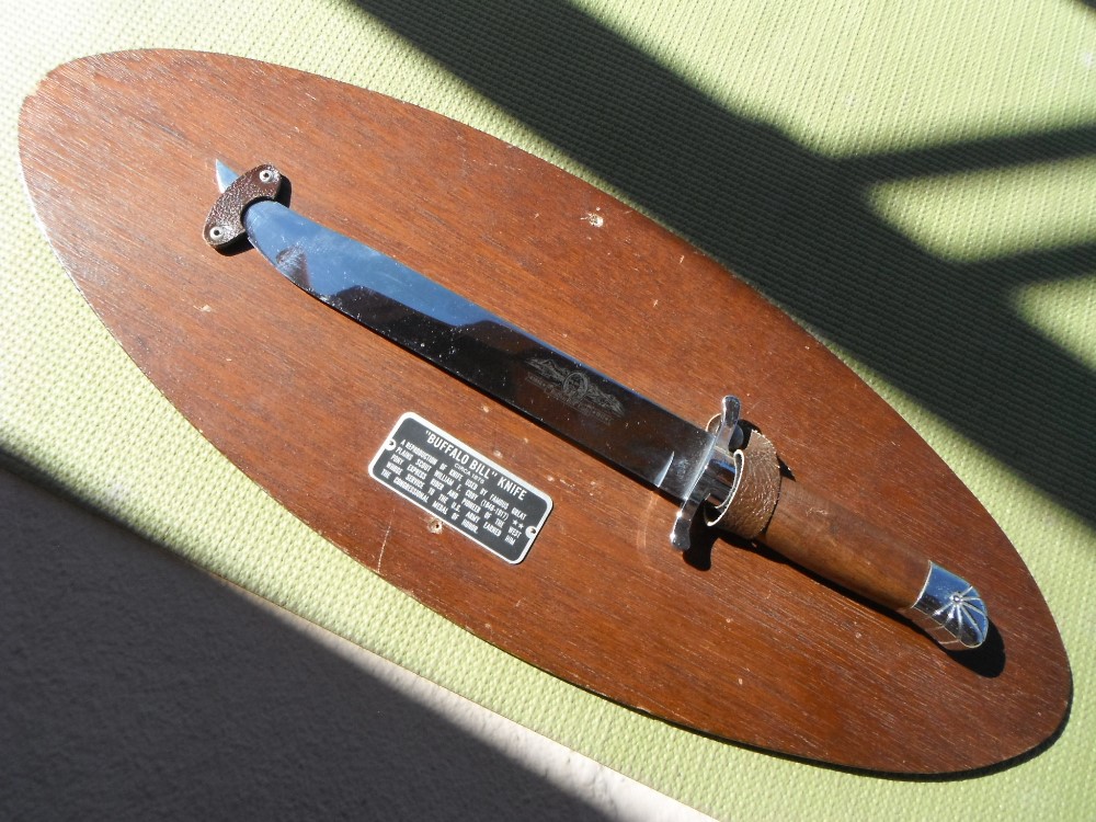 Buffalo Bill Cody Comemrative Knife. Made by Carvel Hall, USA. Nice