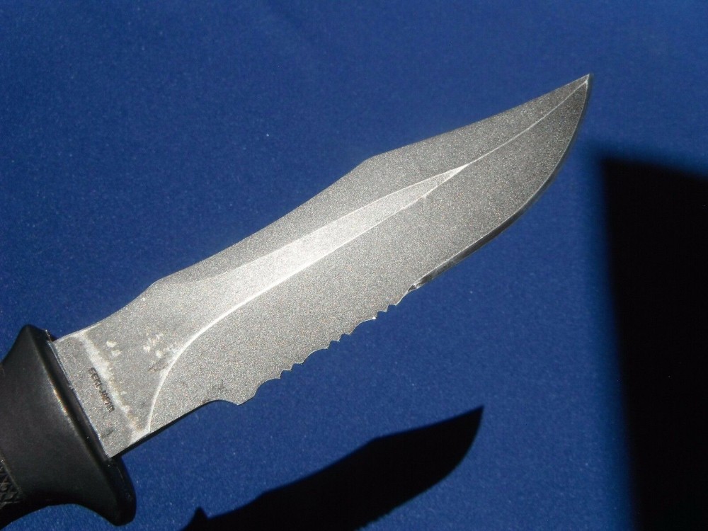 SOG Seki Japan Seal Pup knife survival bush-craft tactical