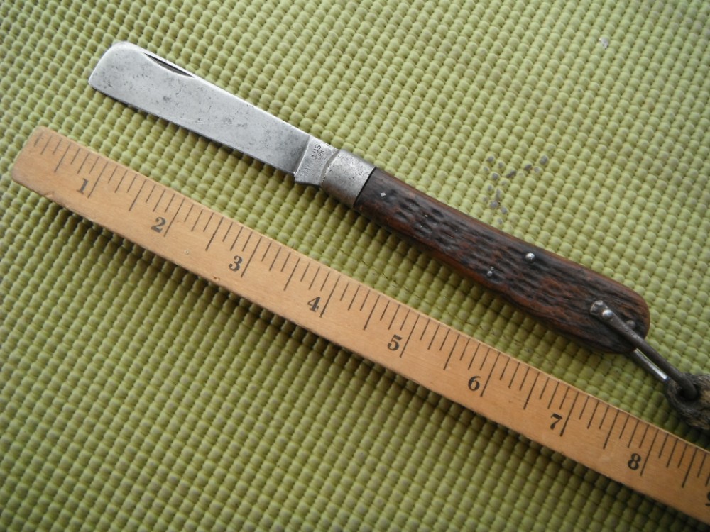 Vintage WWII Era US Coast Guard CAMILLUS CUTLERY ROPE FOLDING POCKET KNIFE