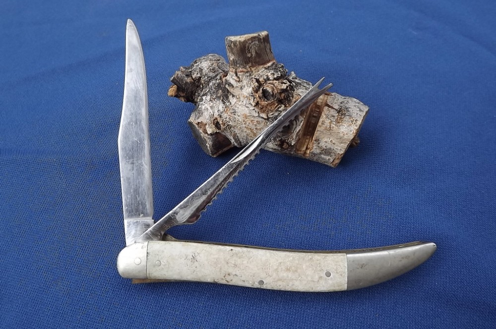 Vintage KABAR T23 FOLDING FISHING KNIFE KaBar FISH FILLET Knife