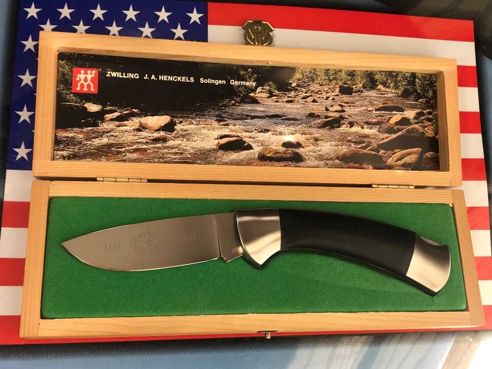 Vintage J A Henckels Single Blade Lock back Large Hunting/Hunter knife in wood display box