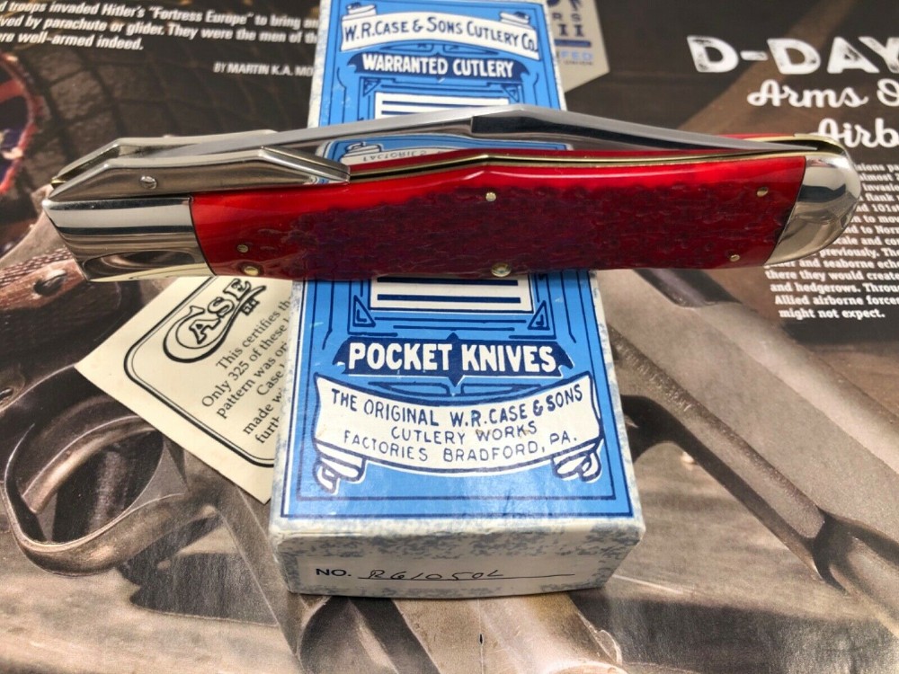 Case Classic 61050 L SAB Swing guard Lockback Red Banana Bone Knife w