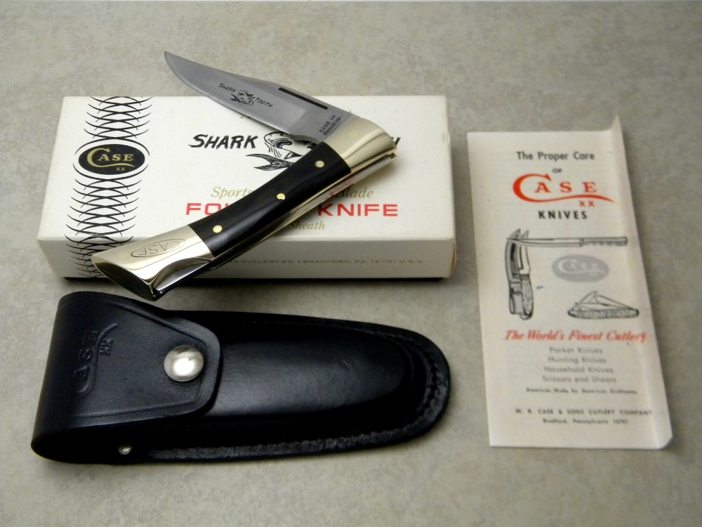 Case XX Stainless USA 7 Dot (1973) Wood 7197 LSSP Shark Tooth Lockback Knife in Box