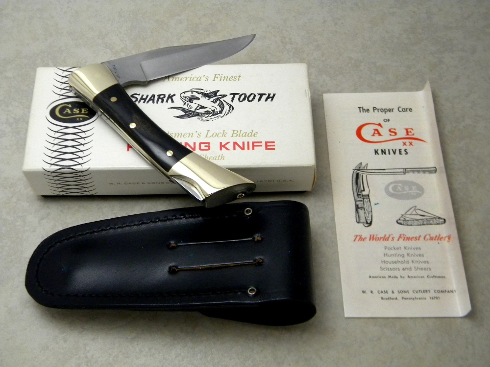Case XX Stainless USA 7 Dot (1973) Wood 7197 LSSP Shark Tooth Lockback Knife in Box