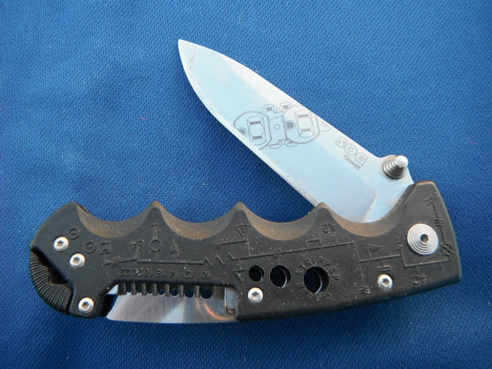 SOG EL01CP Kilowatt Electricians Pocket Knife with Wire Stripping Multi Tool, 3.4 Inch AUS8 Blade