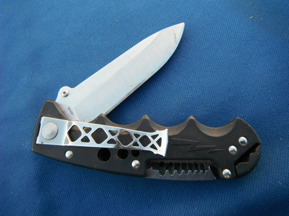 SOG EL01CP Kilowatt Electricians Pocket Knife with Wire Stripping Multi Tool, 3.4 Inch AUS8 Blade