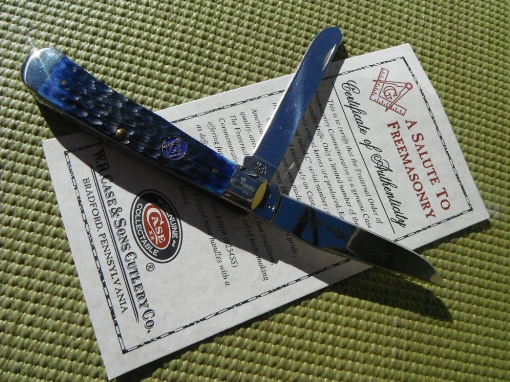 Case XX A Salute To Freemasonry Commemorative Case Trapper knife